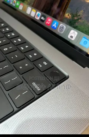 New Laptop Apple MacBook Pro M1 32GB Apple M1 Pro SSD 1T