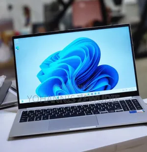 New Laptop Samsung Galaxy Book 2 8GB Intel Core I5 SSD 512GB