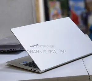 New Laptop Samsung Galaxy Book 2 8GB Intel Core I5 SSD 512GB