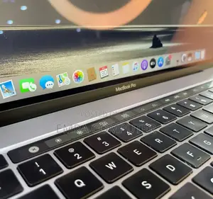 New Laptop Apple MacBook Pro 2019 32GB Intel Core I9 SSD 512GB