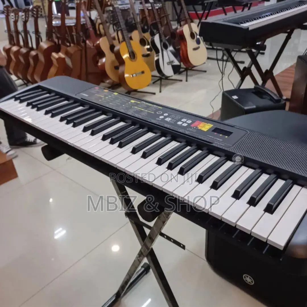 Yamaha F52 Keyboard