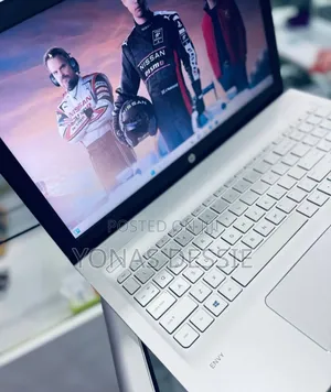 New Laptop HP Envy 15 8GB Intel Core I5 SSD 1T