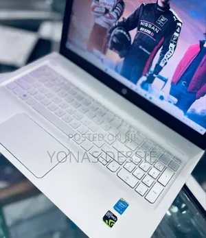 New Laptop HP Envy 15 8GB Intel Core I5 SSD 1T