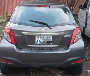 Toyota Yaris Base Hatchback 5dr 2011 Brown