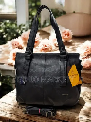 Photo - Catchy Premium Pu American Material Woman's Hand Bags