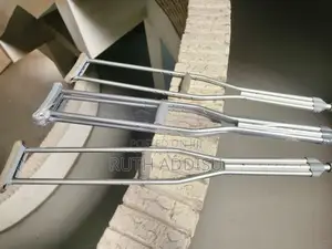 Photo - Crutches盎我crutches衼不crutches胺我axillary Crutches兇猛crutches