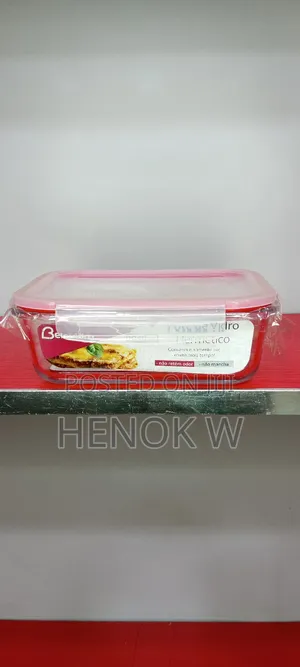 Photo - Clear Lasagna Container