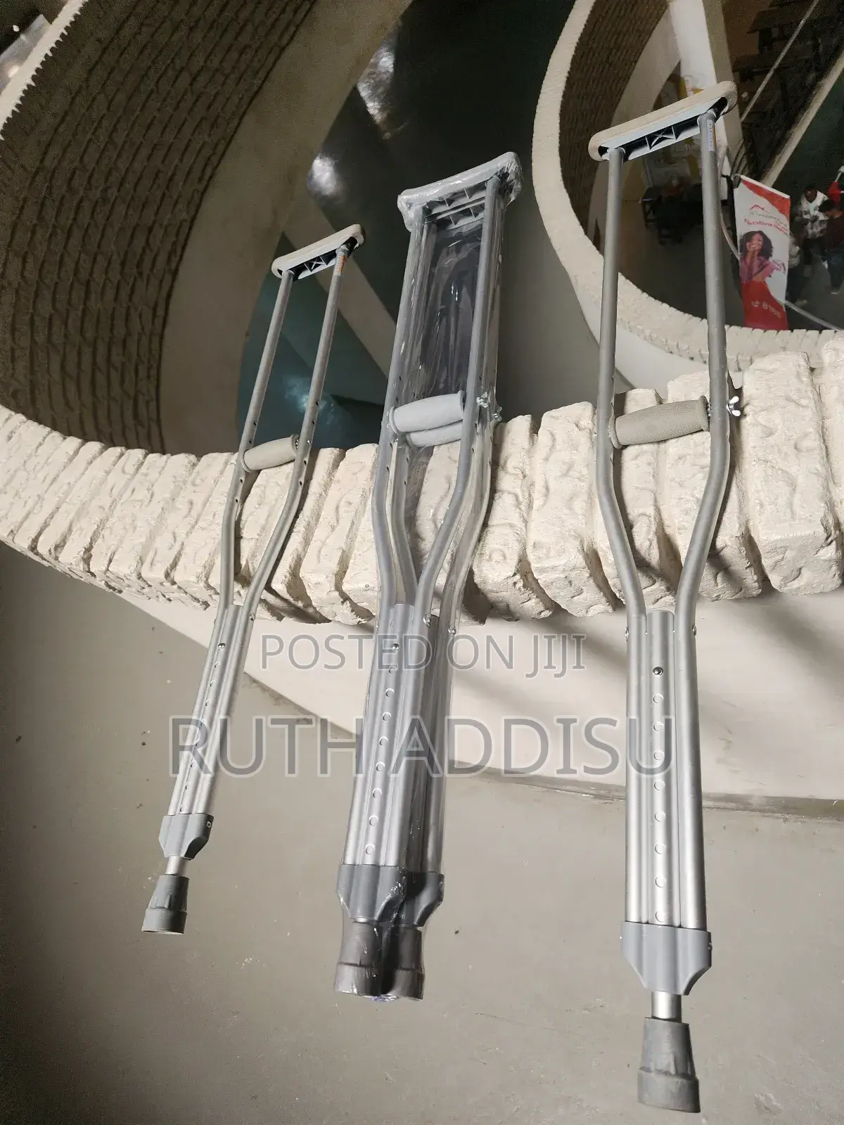 Axillary Bilateral Crutches殲我axillary Bilateral Crutches