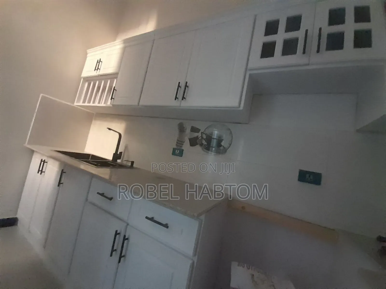 Furnished 4bdrm House in Yeka for sale