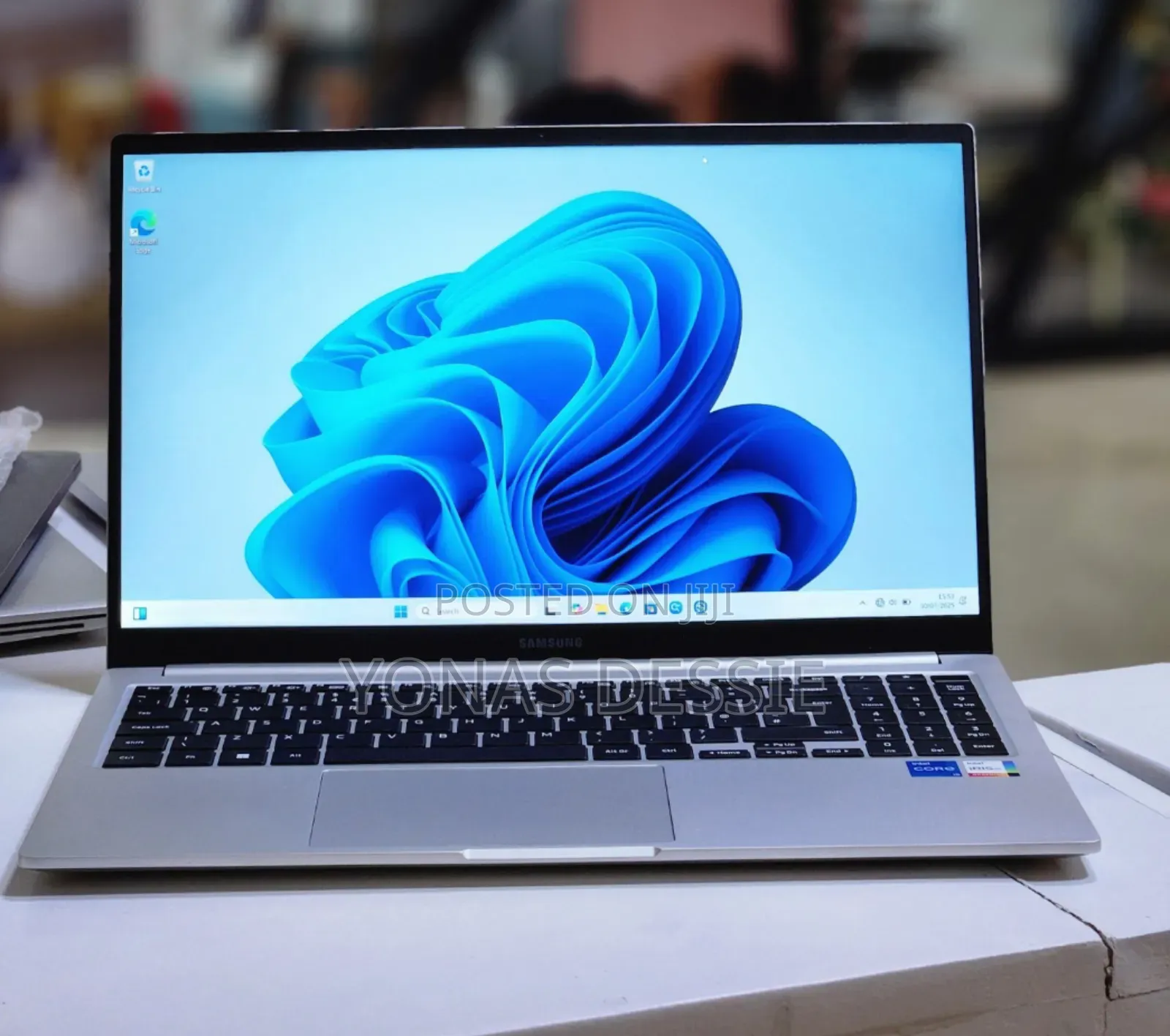 New Laptop Samsung 8GB Intel Core I5 SSD 512GB