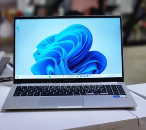 New Laptop Samsung 8GB Intel Core I5 SSD 512GB