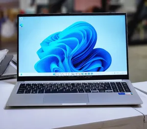 New Laptop Samsung 8GB Intel Core I5 SSD 512GB