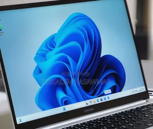 New Laptop Samsung Galaxy Book 2 8GB Intel Core i5 SSD 512GB