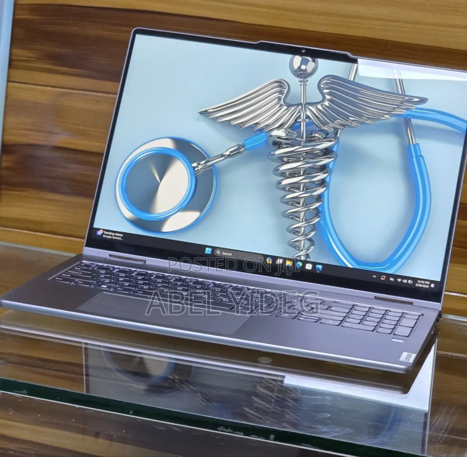 New Laptop Lenovo Yoga 7i 16GB Intel Core I7 SSD 512GB