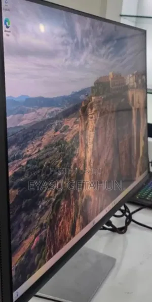 Dell P3223qe – 31.5′′ Monitor