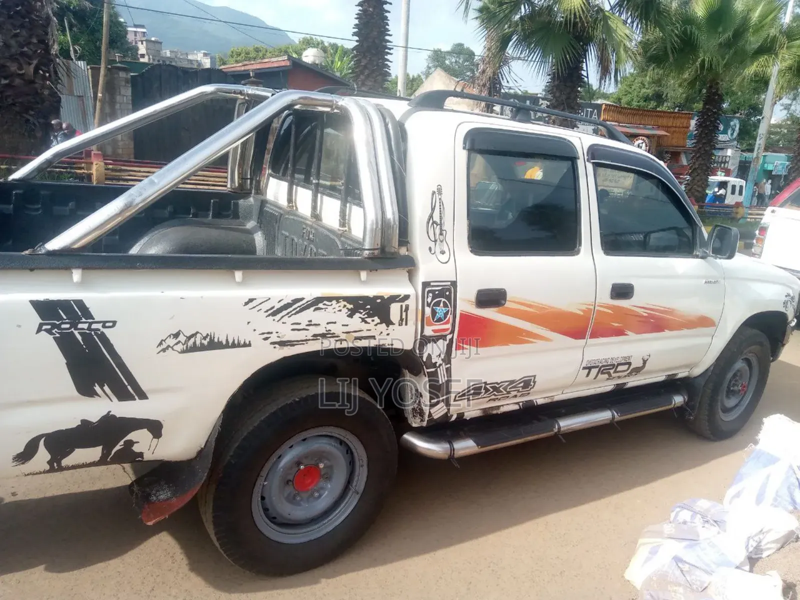 Toyota Hilux 1998 White