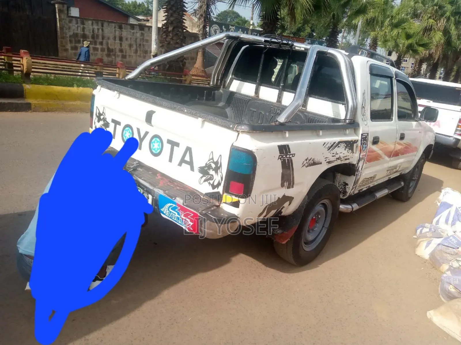 Toyota Hilux 1998 White