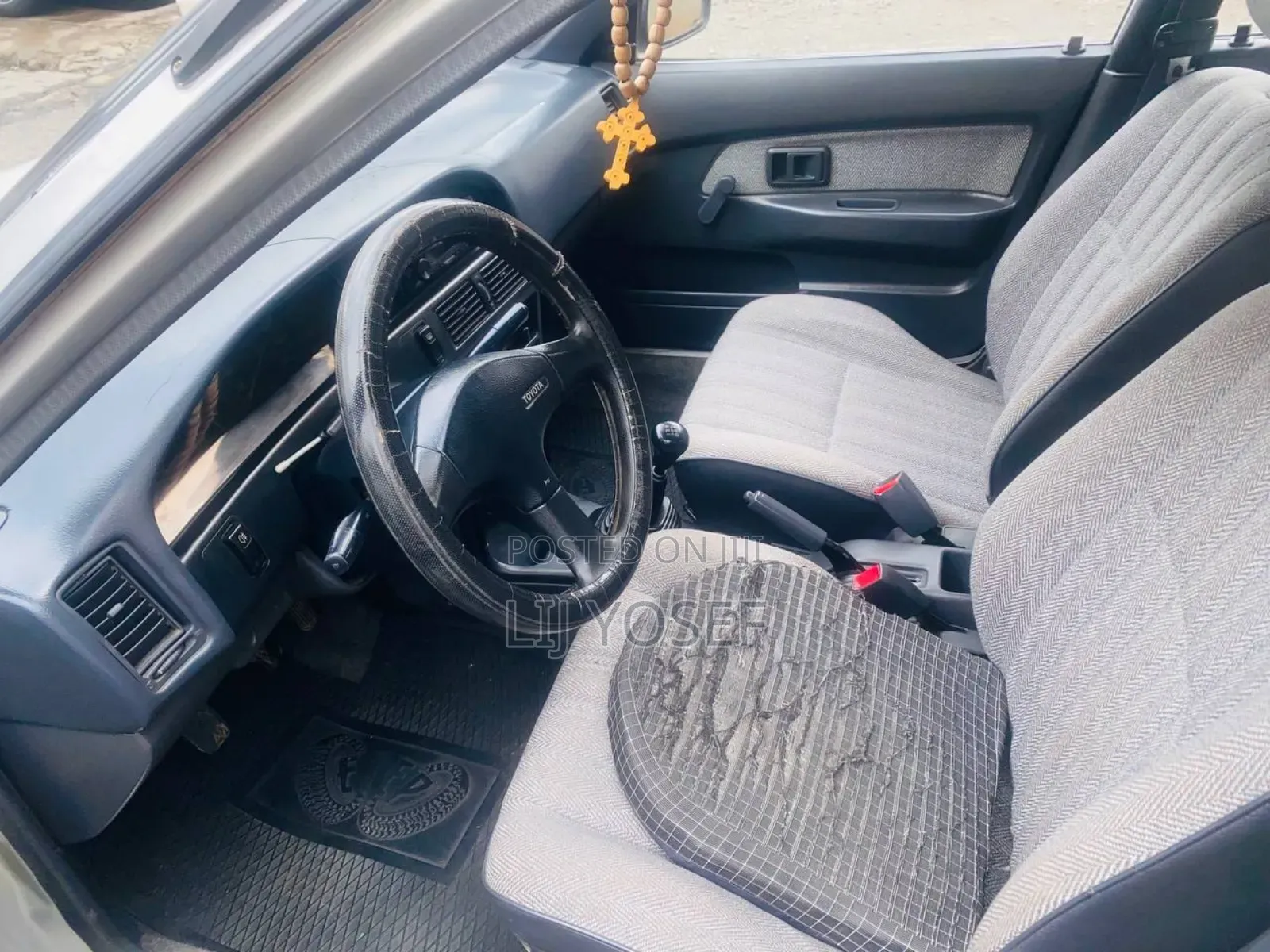 Toyota Hilux 1998 White