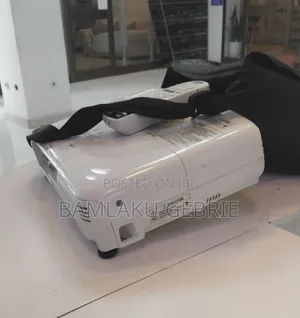 Brand New Epson Projector With Bag, Remote