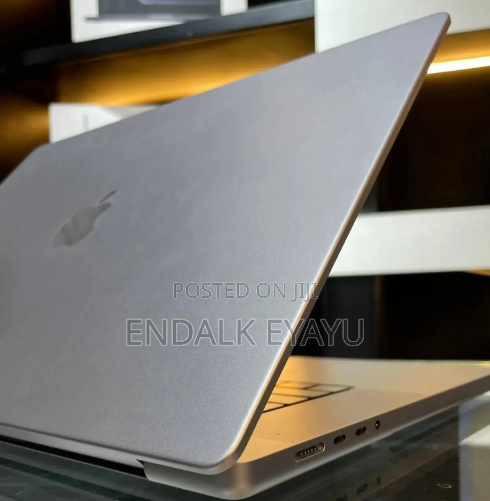 New Laptop Apple MacBook Pro M1 32GB Apple M1 Pro SSD 1T