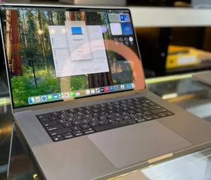 New Laptop Apple MacBook Pro M1 32GB Apple M1 Pro SSD 1T