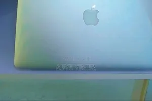 New Laptop Apple MacBook Pro 2017 8GB Intel Core i5 SSD 128GB