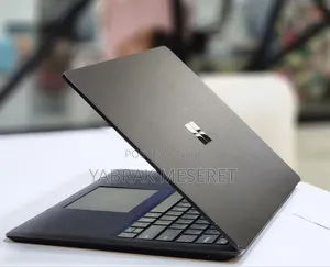 New Laptop Microsoft Surface Laptop 2 16GB Intel Core I7 SSD 512GB