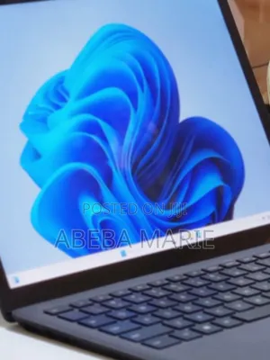 New Laptop Microsoft Surface 16GB Intel Core i7 SSD 512GB