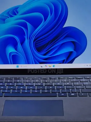 New Laptop Microsoft Surface 16GB Intel Core i7 SSD 512GB