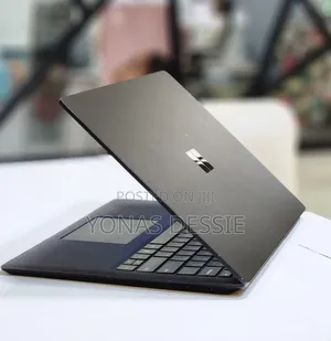 New Laptop Microsoft Surface 16GB Intel Core i7 SSD 512GB