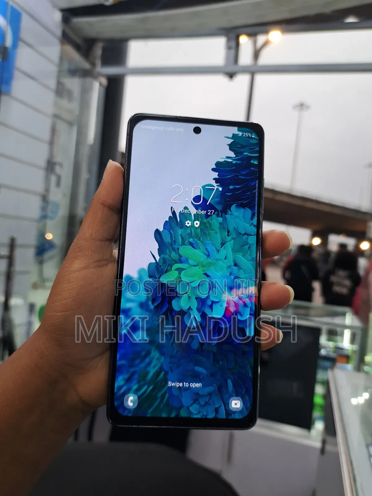 New Samsung Galaxy S20 128 GB Black