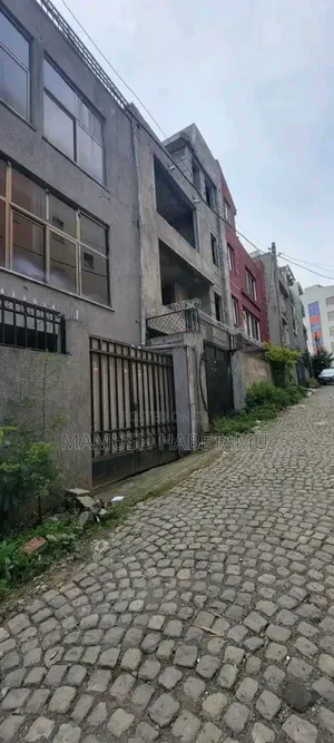 6bdrm House in አዲስ አበባ, Nifas Silk-Lafto for sale