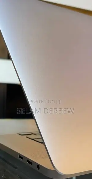 New Laptop Apple MacBook Pro M1 32GB Apple M1 Pro SSD 1T