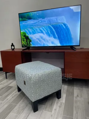 Elegant Kursi Chair With Floral Design