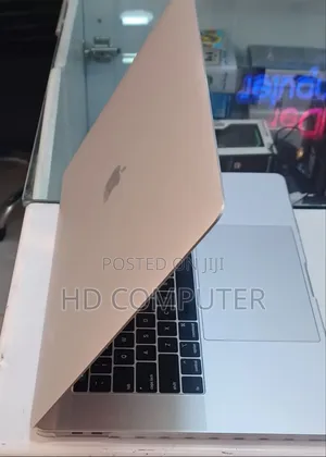 Photo - New Laptop Apple MacBook Pro 2018 32GB Intel Core I9 SSD 1T