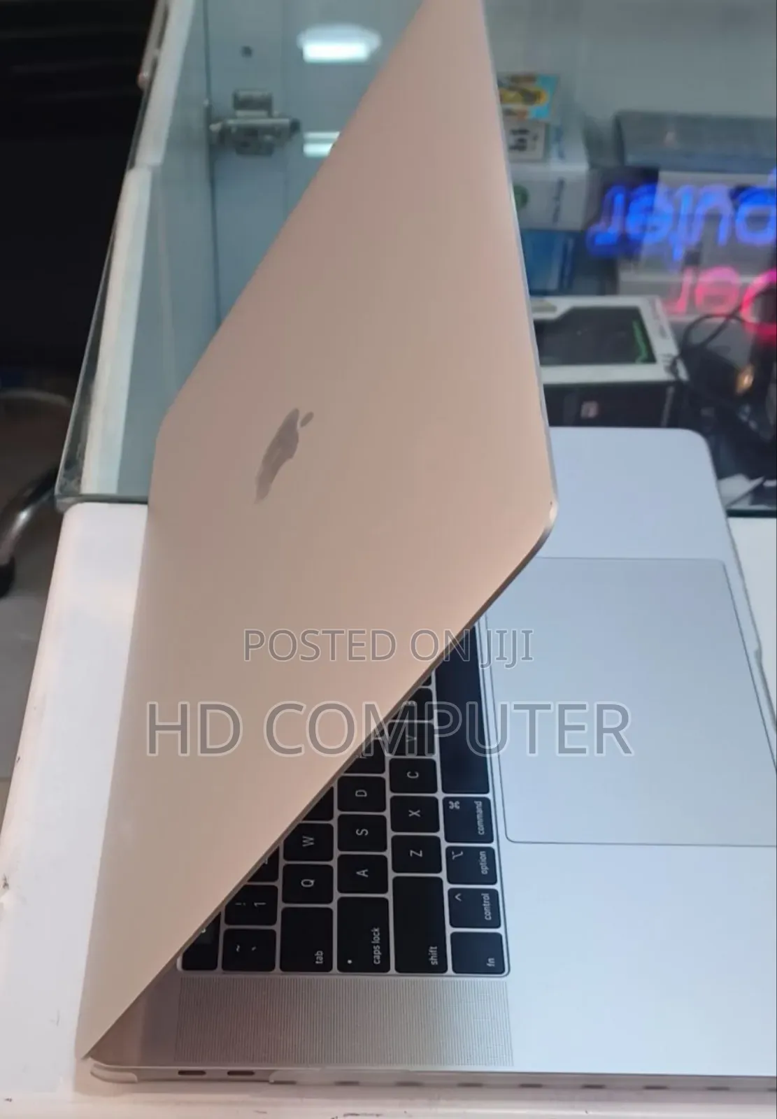 New Laptop Apple MacBook Pro 2018 32GB Intel Core I9 SSD 1T