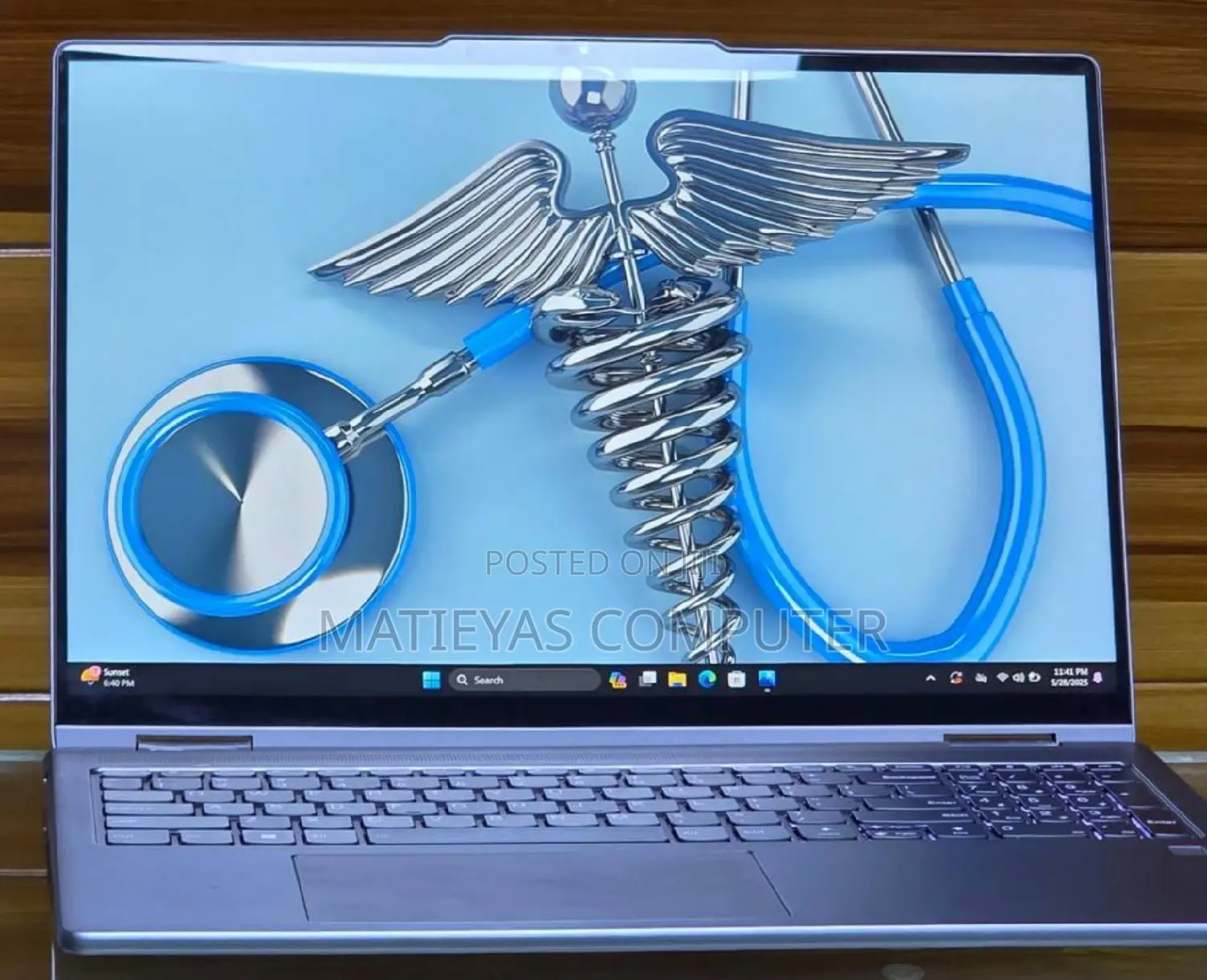 New Laptop Lenovo Yoga 7i 16GB Intel Core I7 SSD 512GB