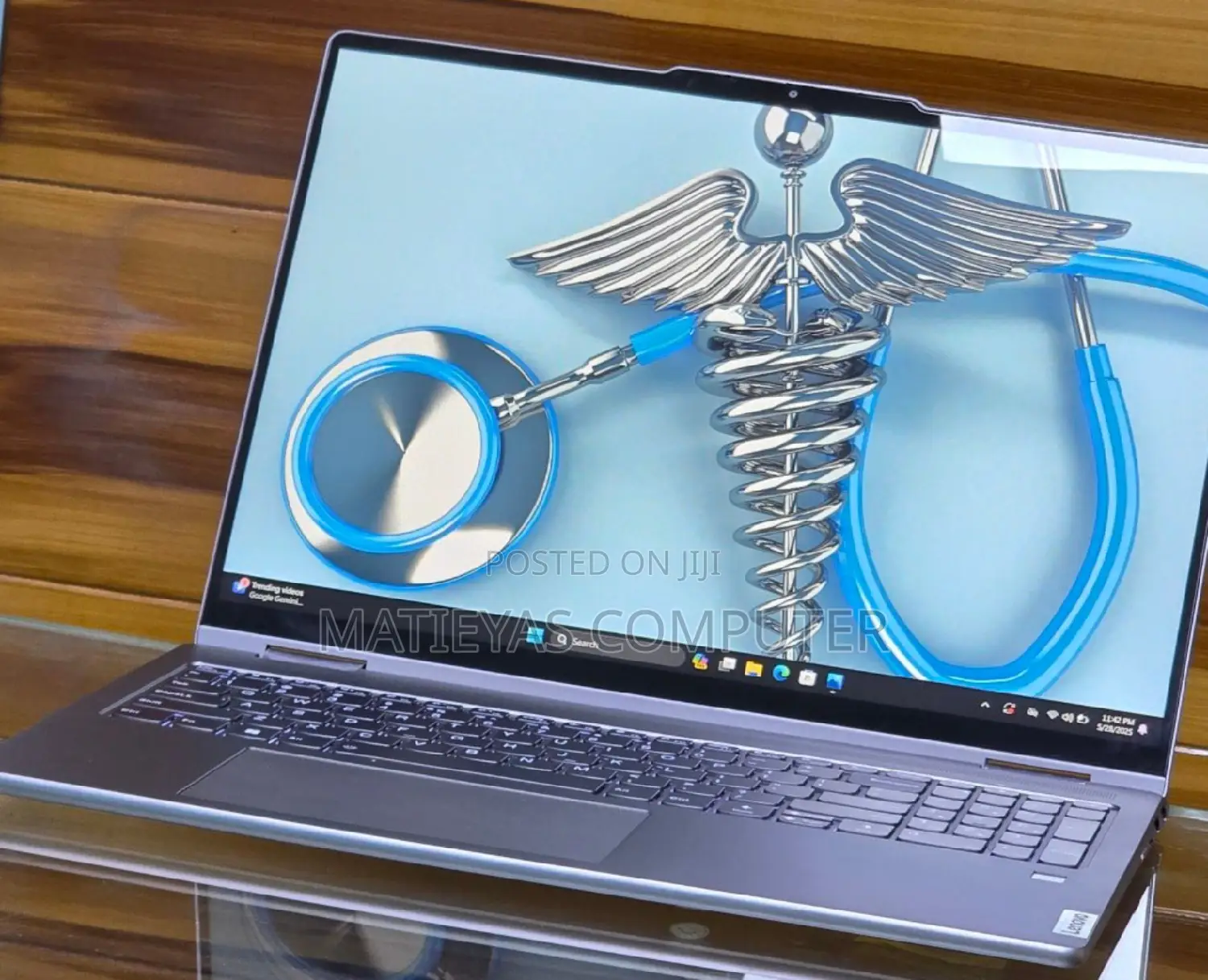 New Laptop Lenovo Yoga 7i 16GB Intel Core I7 SSD 512GB