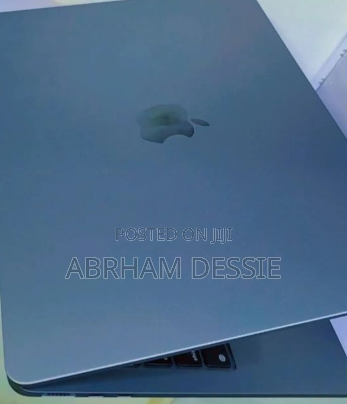 New Laptop Apple MacBook Air 2022 M2 16GB Apple M1 SSD 256GB