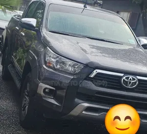 Toyota Hilux 2021 Silver