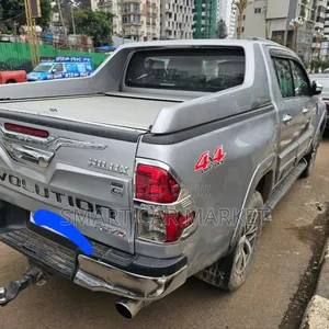 Toyota Hilux 2017 Silver