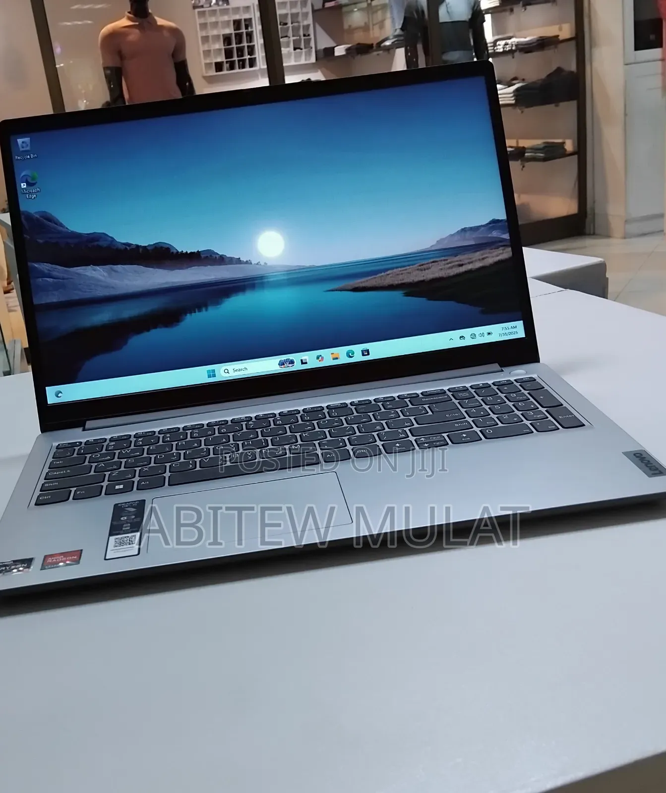 New Laptop Lenovo IdeaPad 1 8GB AMD Ryzen 5 SSD 512GB