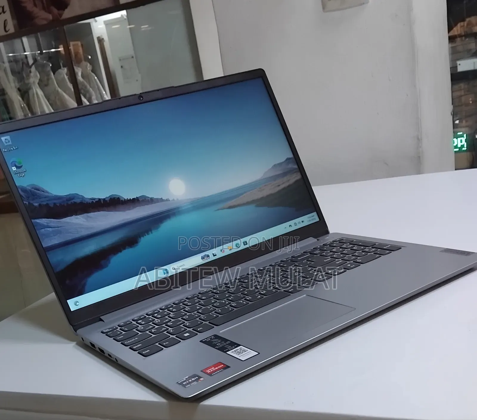 New Laptop Lenovo IdeaPad 1 8GB AMD Ryzen 5 SSD 512GB