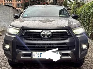 Toyota Hilux 2022 Gray