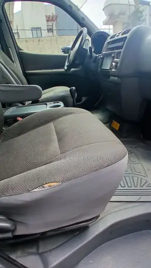 Toyota HiAce 2010 Silver