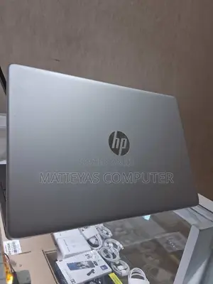 New Laptop HP 8GB AMD Ryzen 3 SSD 256GB