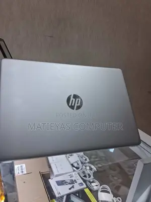 New Laptop HP 8GB AMD Ryzen 3 SSD 256GB