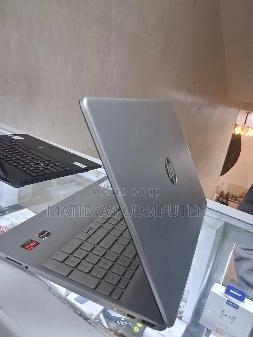 New Laptop HP 8GB AMD Ryzen 3 SSD 256GB