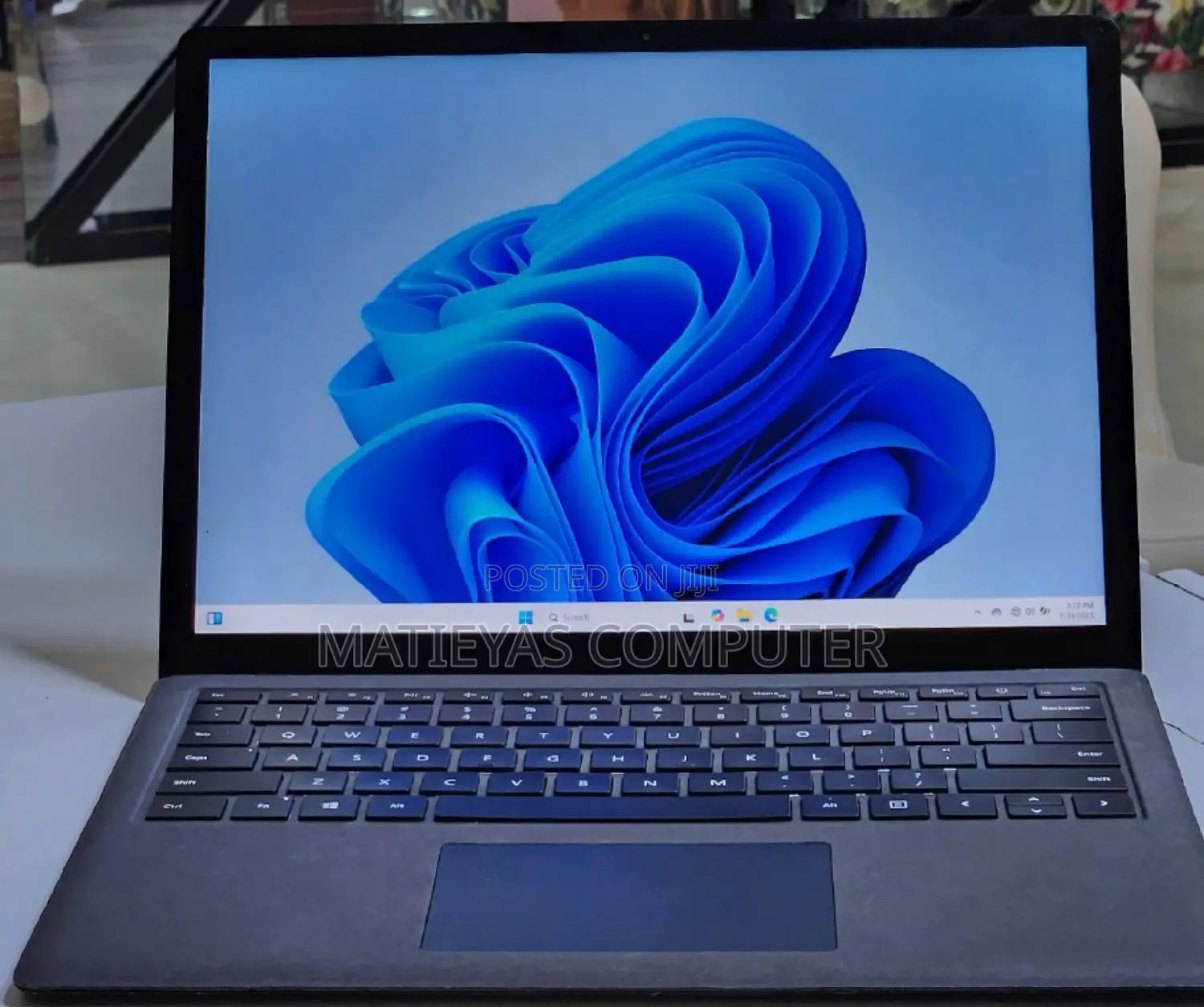 New Laptop Microsoft Surface 16GB Intel Core I7 SSD 512GB