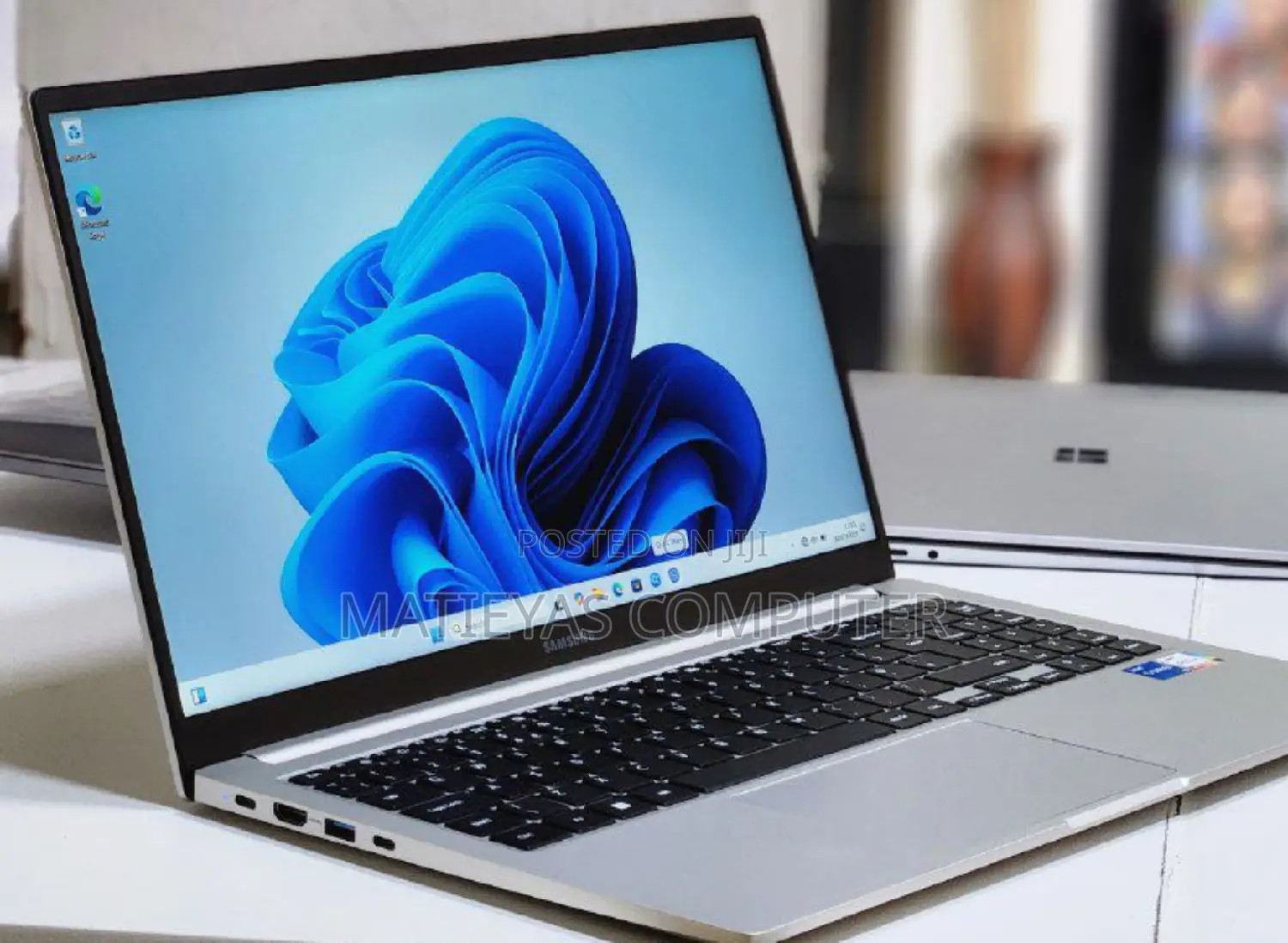 New Laptop Samsung 8GB Intel Core I5 SSD 512GB